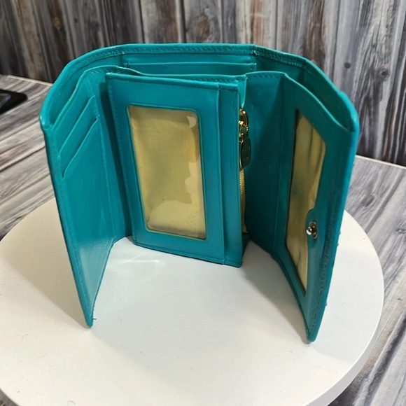 MCM TRIFOLD WALLET IN GUC - Picture 7 of 11